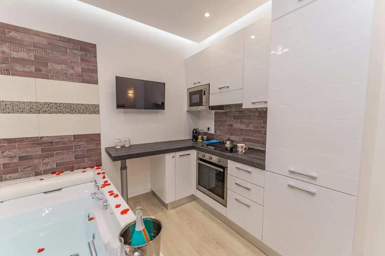 Luxurysuitepirandello Catania 0*,