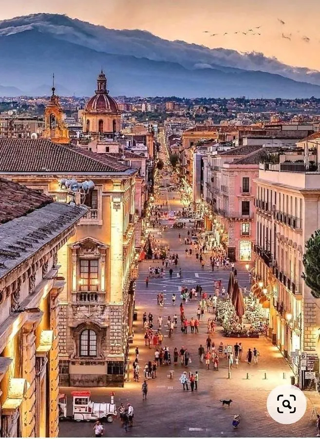 Holiday home Luxurysuitepirandello Catania